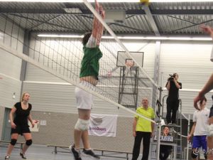 UA131109volleybal109..JPG